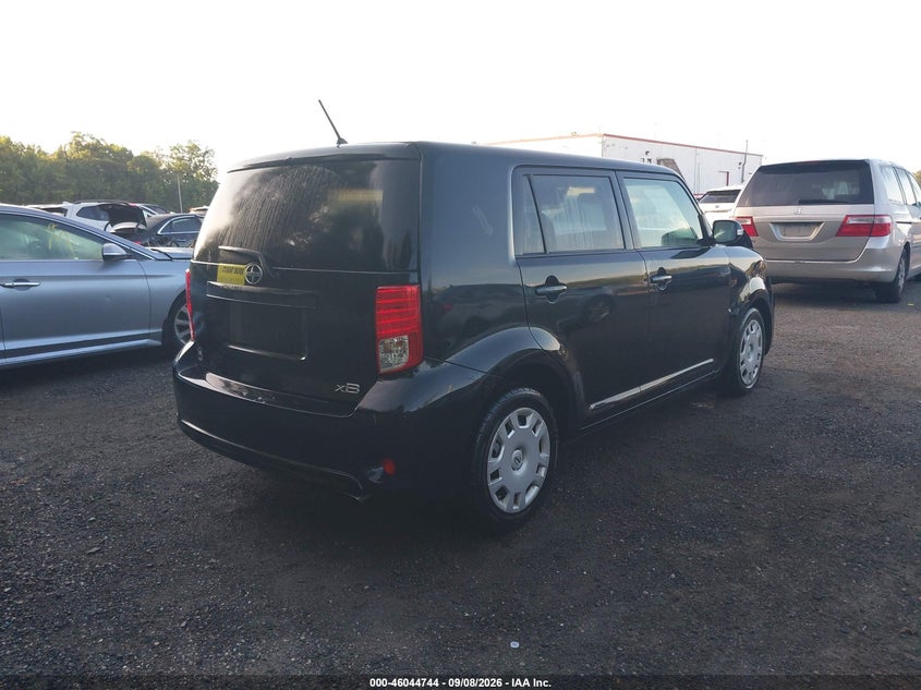 Vin: jtlze4fe3fj068836, lot: 46544199, scion xb 20154