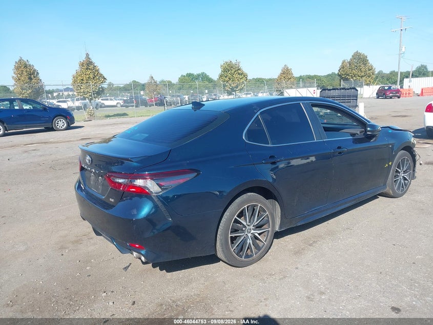 Vin: 4t1g11ak6mu542800, lot: 46544208, toyota camry se 20214