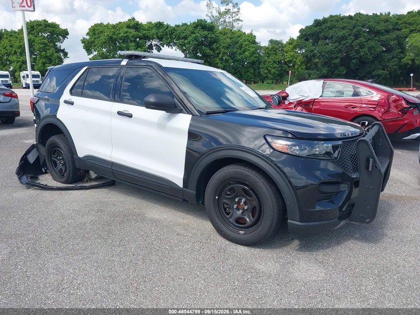 2025 Ford Police Interceptor Utility, Удар ззаду, IAAI, VIN 1FM5K8AC2SGB50091
