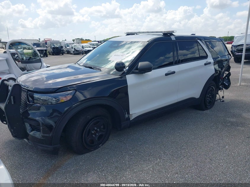 2025 Ford Police Interceptor Utility, Rear, IAAI, VIN 1FM5K8AC2SGB50091 — photo 2