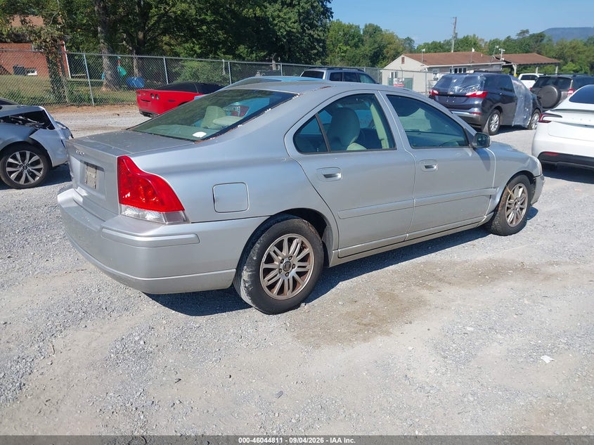 2005 VOLVO S60 auction photo 4
