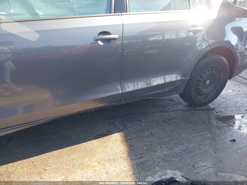 2014 VOLKSWAGEN JETTA 2.0L S · Photo 18