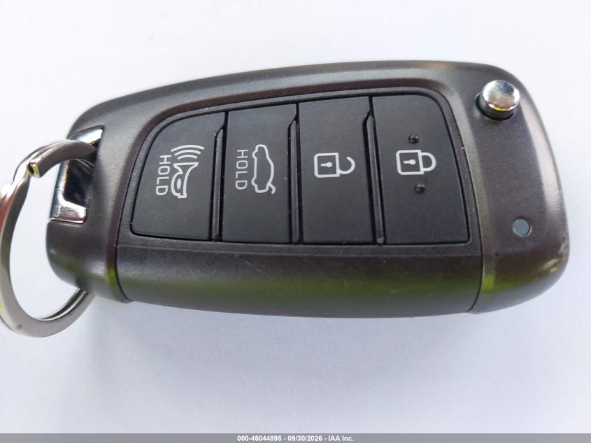 2020 HYUNDAI ACCENT SE · Photo 11