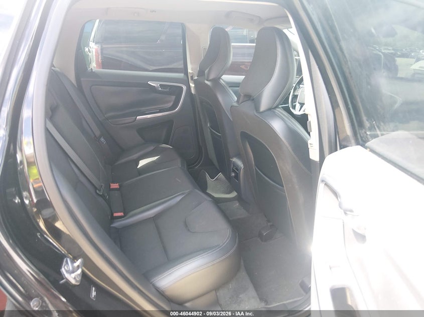 2015 VOLVO XC60 auction photo 8
