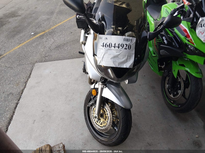 2002 SUZUKI GS MOTO 4