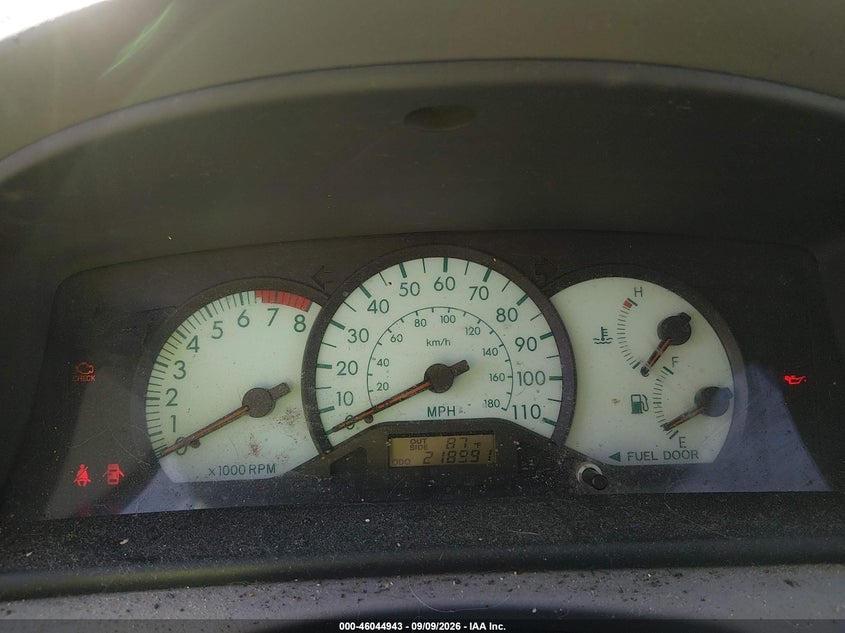 2004 TOYOTA COROLLA auction photo 7