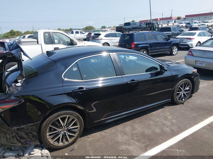 TOYOTA CAMRY - zdjęcie 13