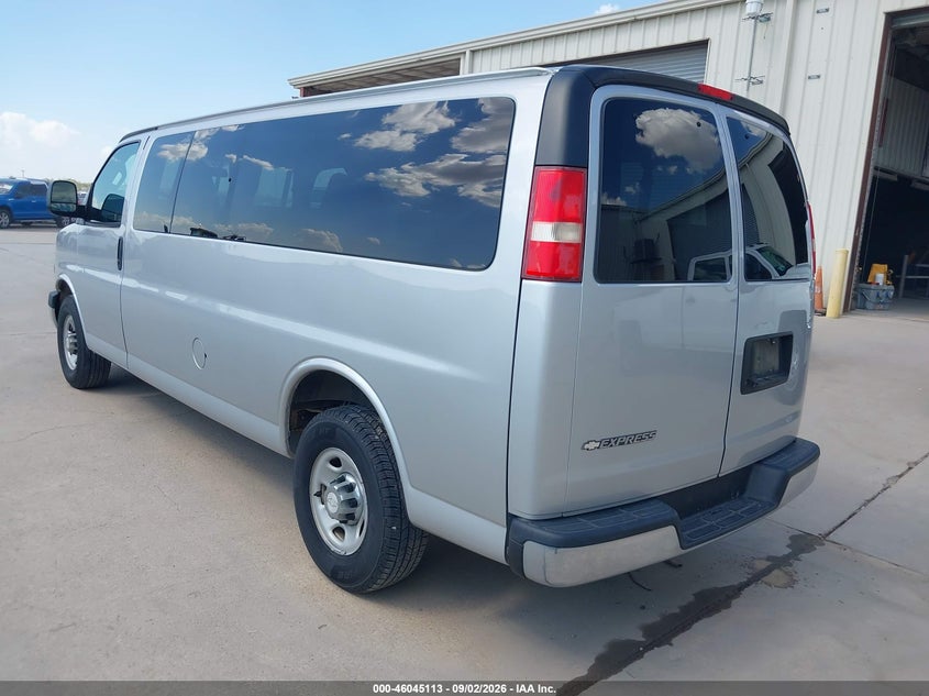 2017 CHEVROLET EXPRESS 3500 auction photo 3
