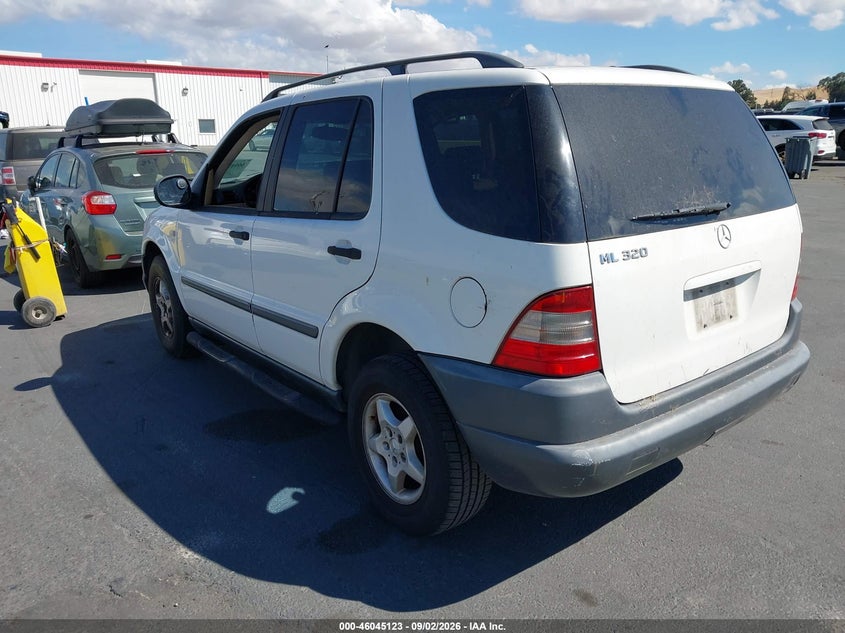 MERCEDES-BENZ ML 320 1999 VIN 4JGAB54E4XA129358