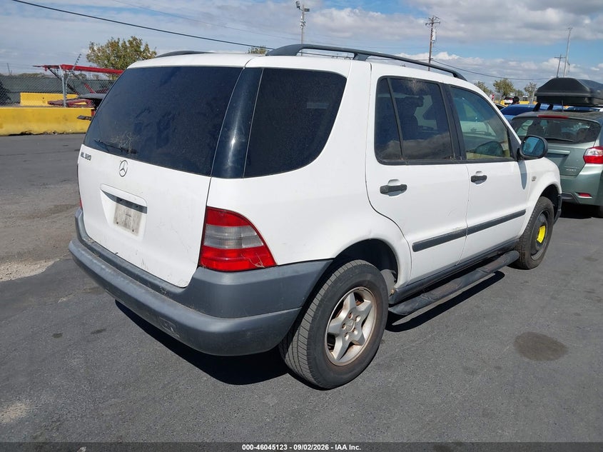 MERCEDES-BENZ ML 320 1999 VIN 4JGAB54E4XA129358