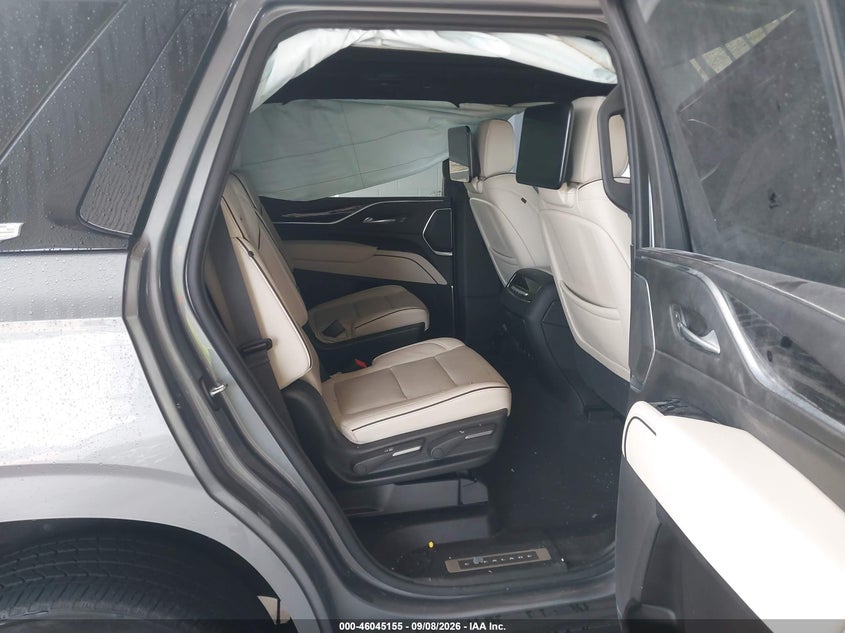 CADILLAC ESCALADE - zdjęcie 8