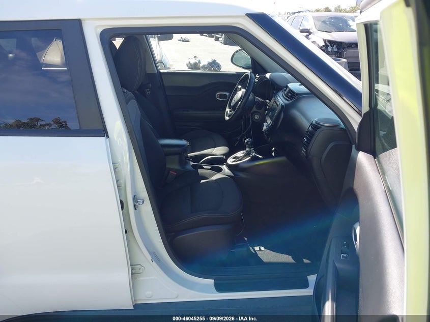 2019 KIA SOUL auction photo 5