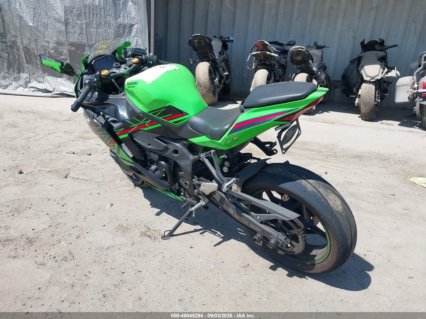 KAWASAKI ZX400 2024