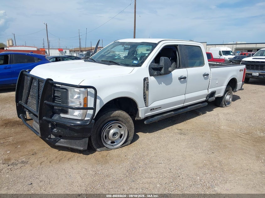 2024 Ford F350, Right Front, IAAI, VIN 1FT8W3BT3REF07937 — photo 2