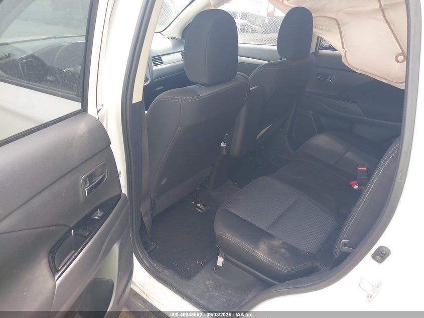 2016 MITSUBISHI OUTLANDER auction photo 8