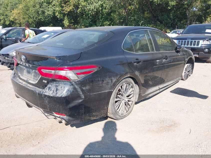 2018 TOYOTA CAMRY auction photo 4