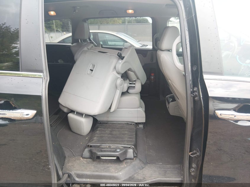 2018 HONDA ODYSSEY auction photo 8