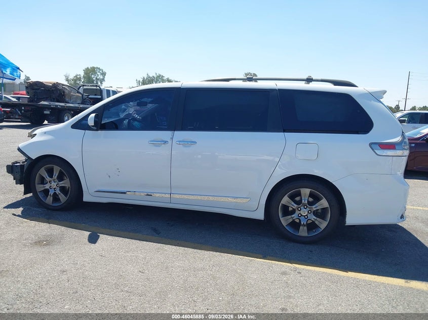 TOYOTA SIENNA - zdjęcie 15