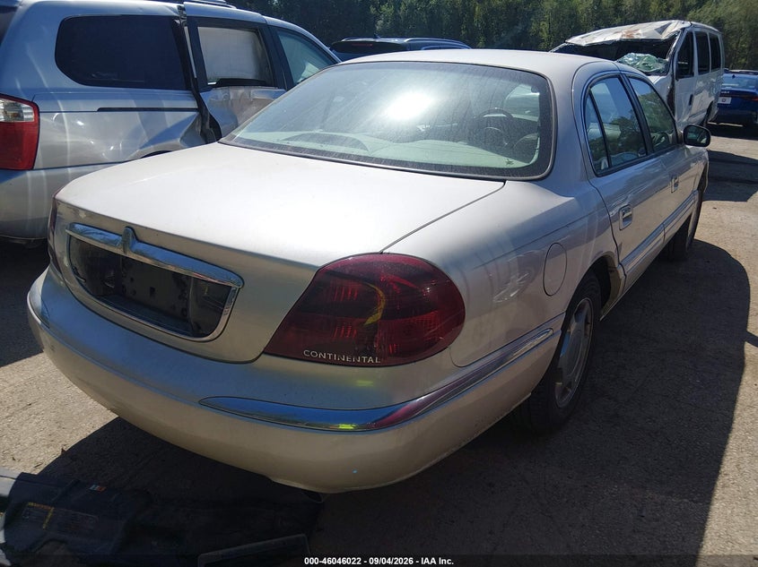 LINCOLN CONTINENTAL 2002 VIN 1LNHM97V62Y627590