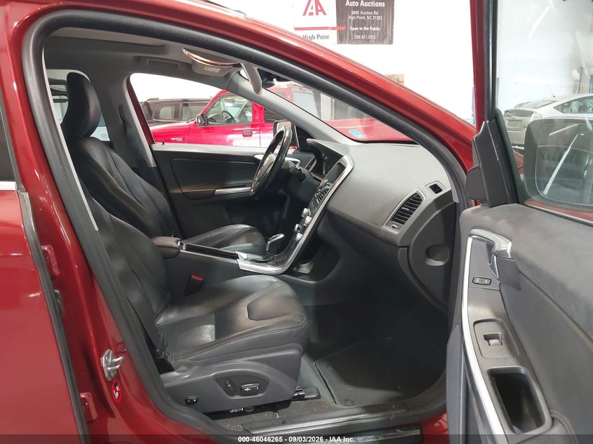 2016 VOLVO XC60 auction photo 5