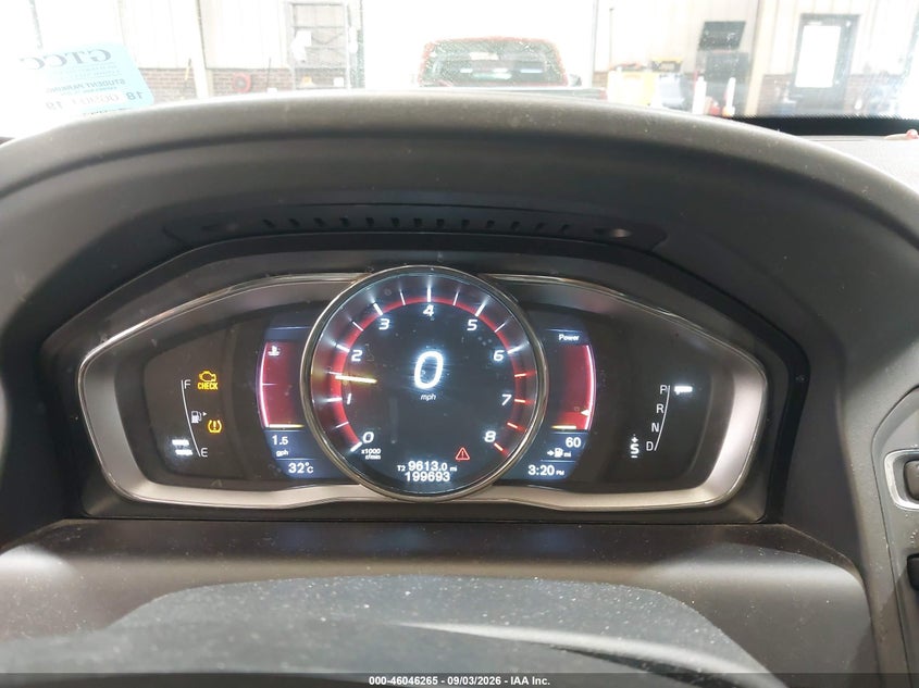 2016 VOLVO XC60 auction photo 7
