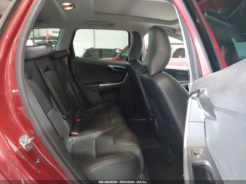 2016 VOLVO XC60 auction photo 8