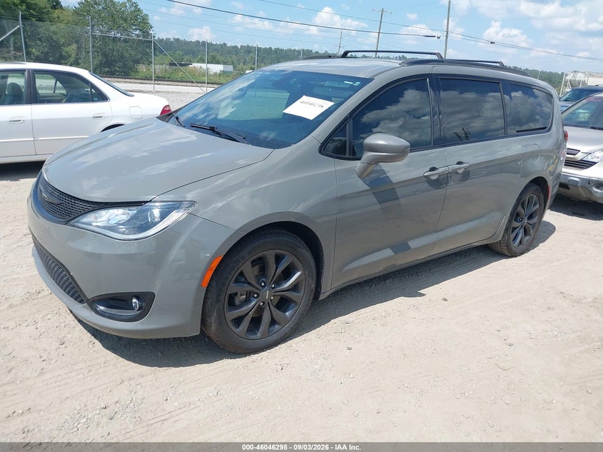 2020 CHRYSLER PACIFICA auction photo 2