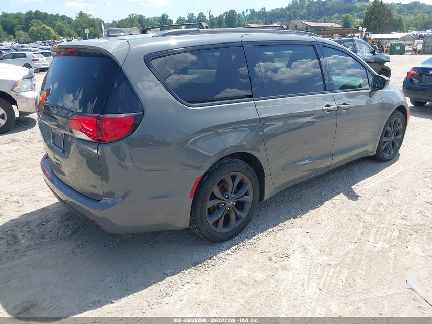 2020 CHRYSLER PACIFICA auction photo 4