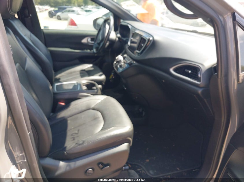 2020 CHRYSLER PACIFICA auction photo 5