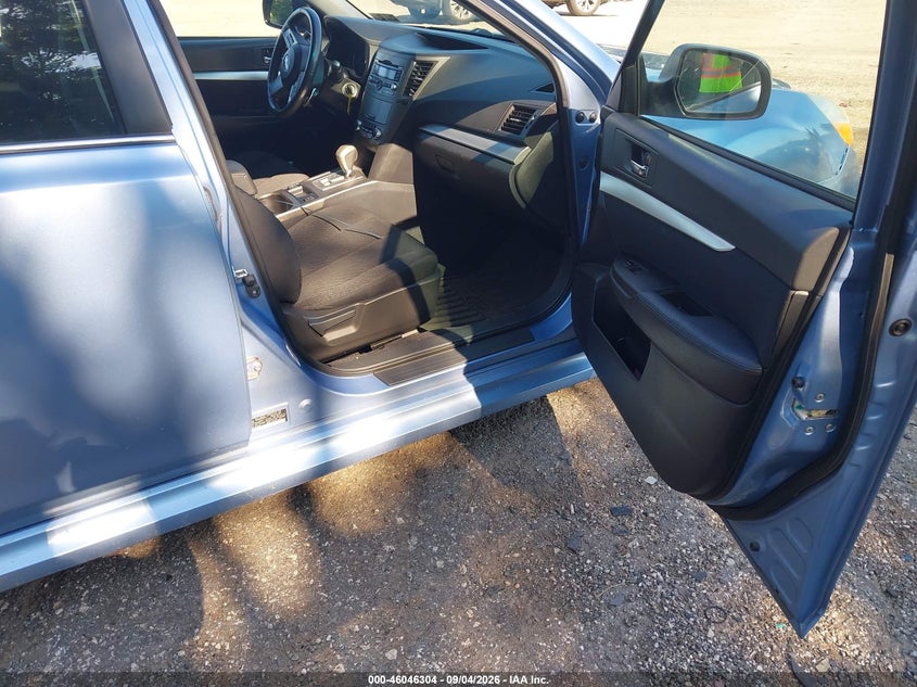2010 SUBARU LEGACY auction photo 5