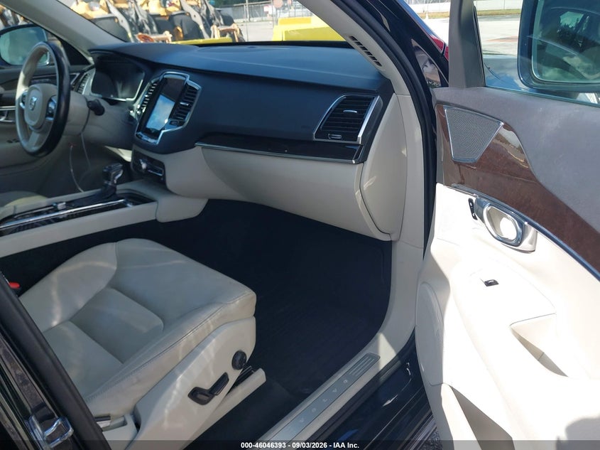 2016 VOLVO XC90 auction photo 5