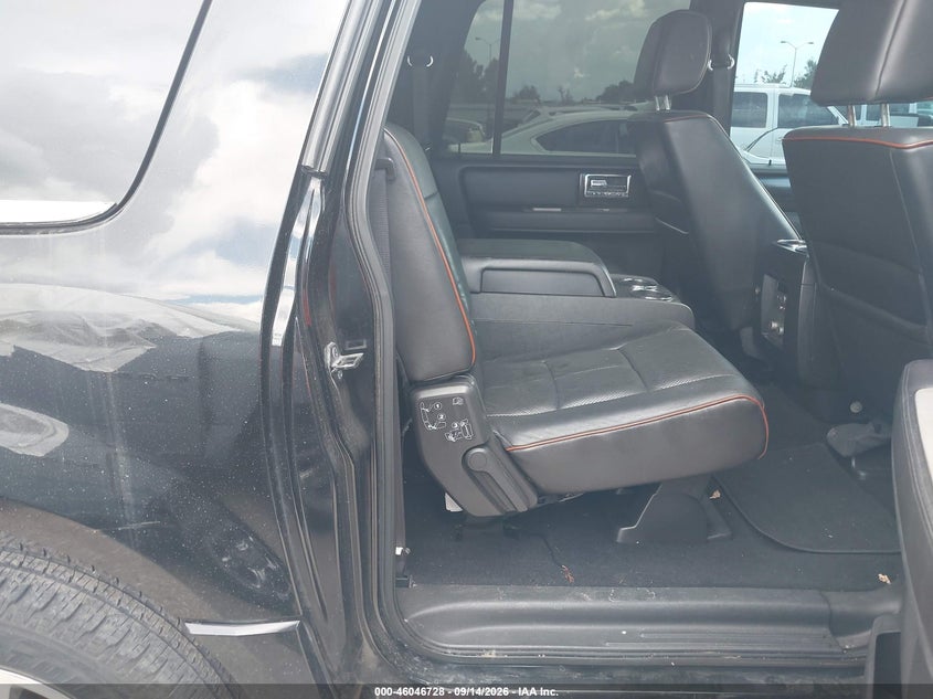 2007 LINCOLN NAVIGATOR L auction photo 8