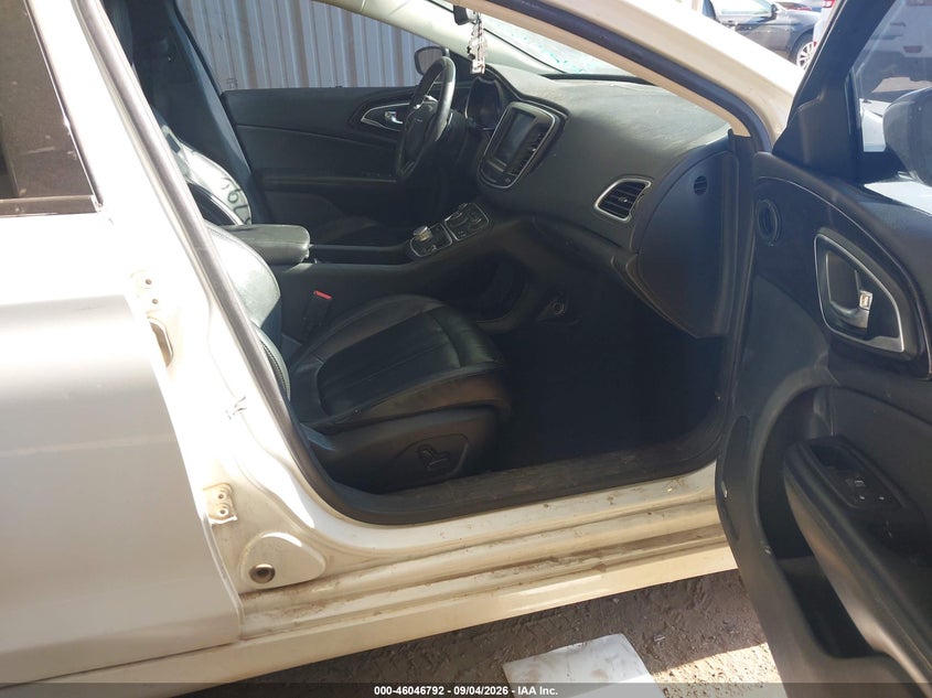 2015 CHRYSLER 200 auction photo 5