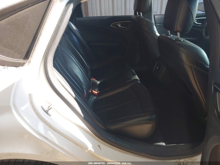 2015 CHRYSLER 200 auction photo 8