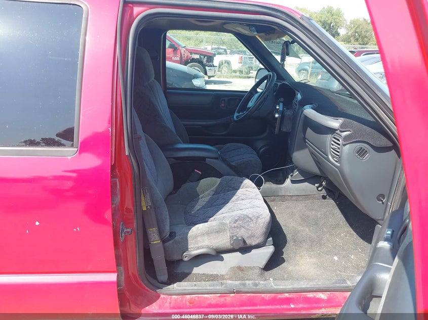 GMC SONOMA 2002 VIN 1GTDT13W32K130165