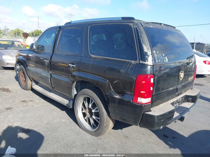 2002 CADILLAC ESCALADE auction photo 3
