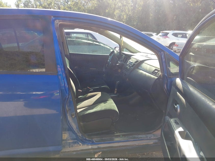 2011 NISSAN VERSA auction photo 5