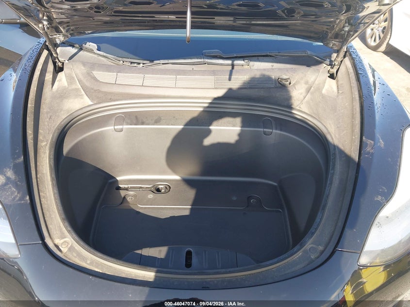 TESLA MODEL 3 - zdjęcie 10