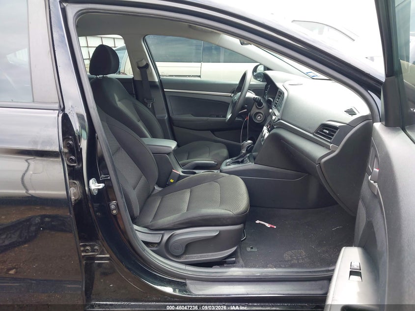 2019 HYUNDAI ELANTRA auction photo 5