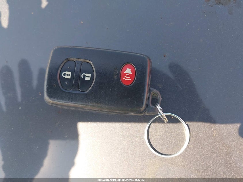 TOYOTA PRIUS - zdjęcie 9