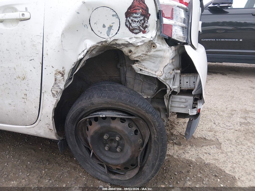 2015 SCION IQ auction photo 6