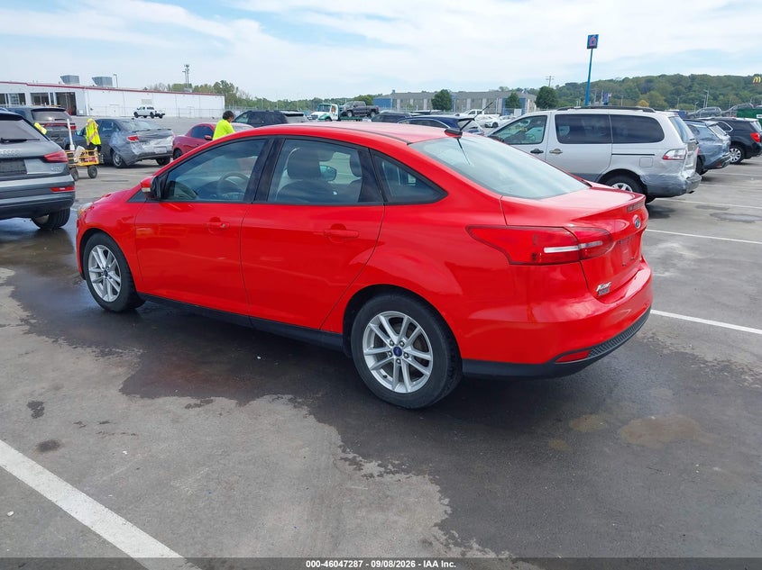 Vin: 1fadp3f21hl256297, lot: 46546742, ford focus se 20173