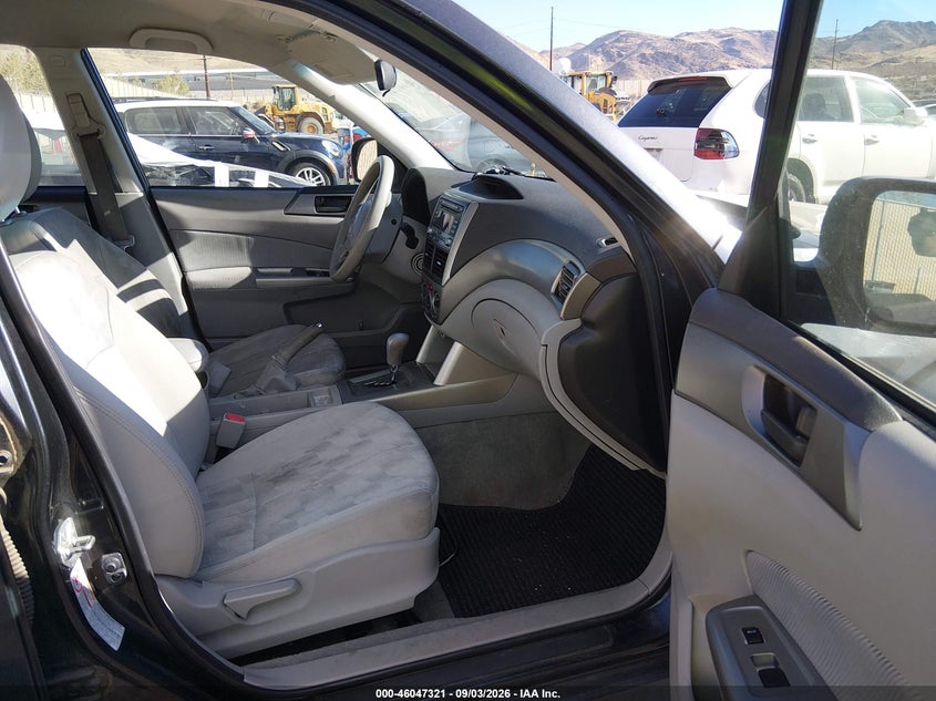 2010 SUBARU FORESTER auction photo 5