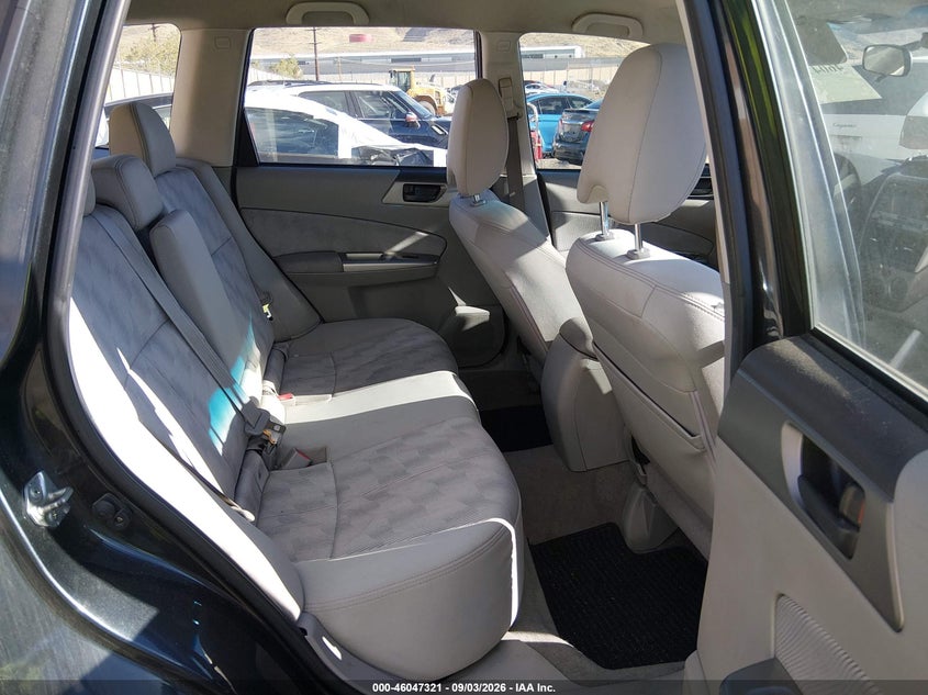 2010 SUBARU FORESTER auction photo 8