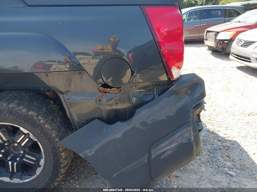 2005 CHEVROLET AVALANCHE 1500 auction photo 6