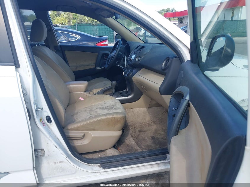 2010 TOYOTA RAV4 auction photo 5