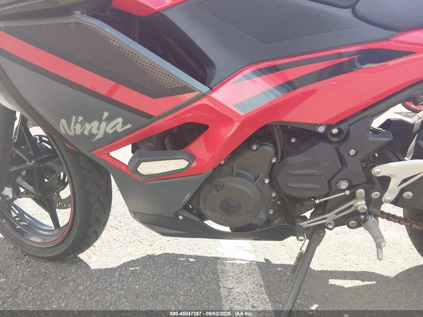 KAWASAKI EX500 2025
