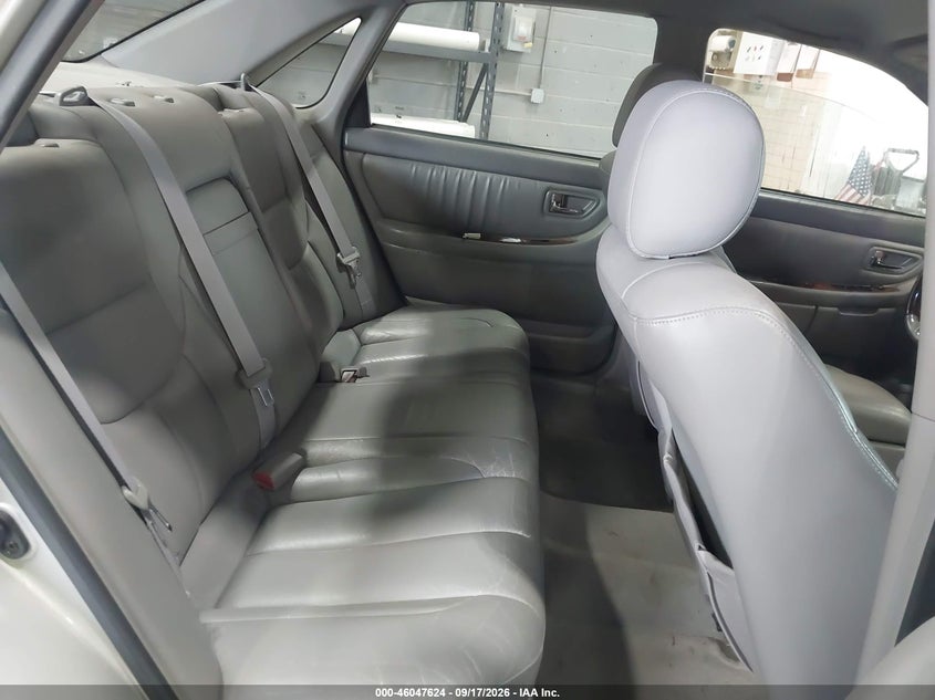 2003 TOYOTA AVALON auction photo 8