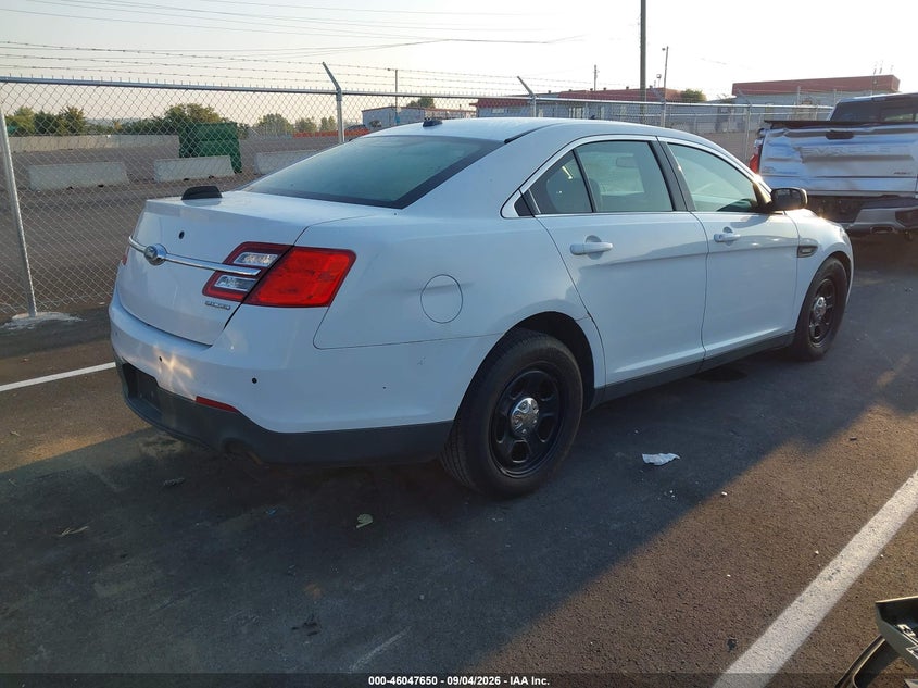 2017 FORD POLICE INTERCEPTOR auction photo 4