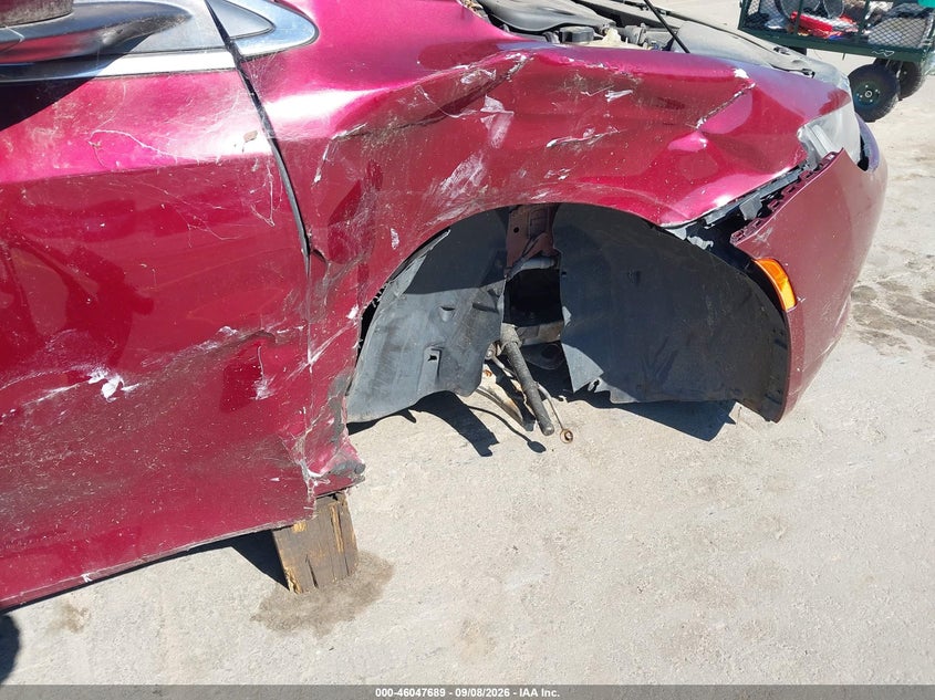 2015 CHRYSLER 200 auction photo 6